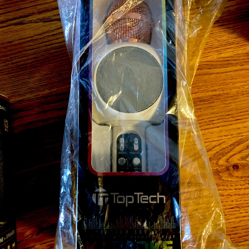 Karaoke mic with features